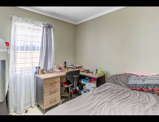 3 BEDROOM FREEHOLD FOR SALE IN LION PRIDE